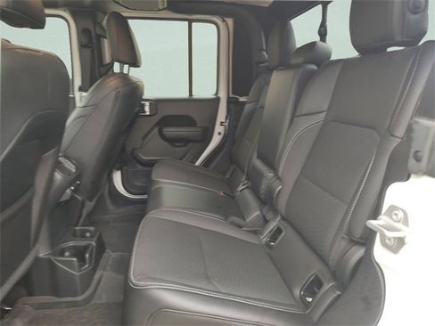 Certified 2023 Jeep Gladiator Sport S image 31