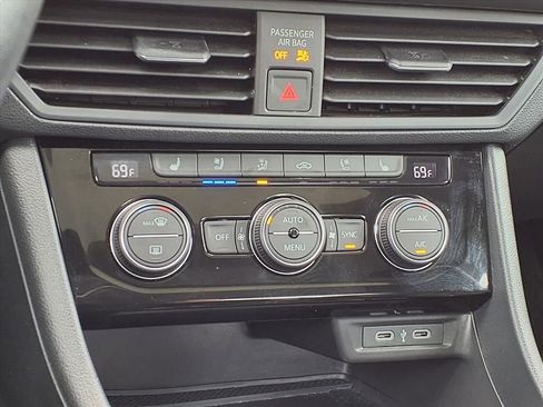 Used 2024 Volkswagen Jetta SEL image 22