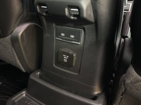 Used 2022 Jeep Wrangler Unlimited Sahara AWD/4WD image 17