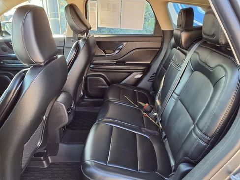 Used 2025 Lincoln Corsair FWD image 18