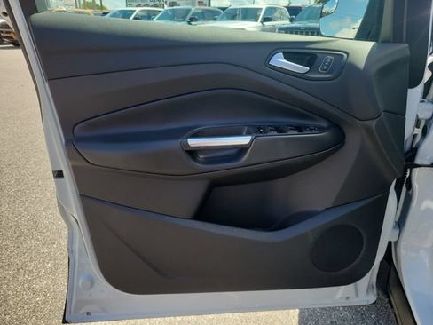 Used 2019 Ford Escape SE FWD image 18