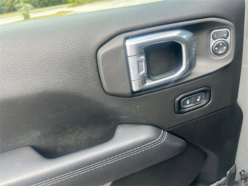 Used 2021 Jeep Gladiator Overland w/ Popular Equipment Package image 17