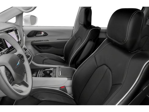 Used 2023 Chrysler Pacifica Touring-L FWD image 11