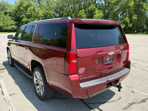 Used 2016 Chevrolet Suburban LTZ RWD image 7