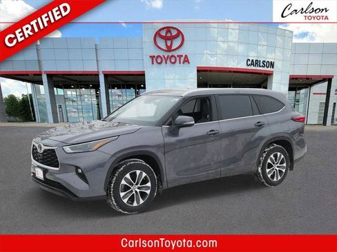 Certified 2022 Toyota Highlander XLE image 1