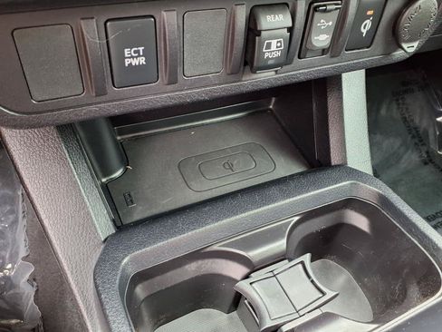 Used 2018 Toyota Tacoma TRD Sport RWD image 24