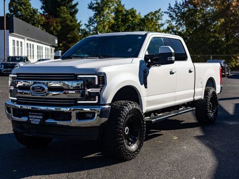 Used 2019 Ford F250 Lariat w/ Lariat Ultimate Package image 4