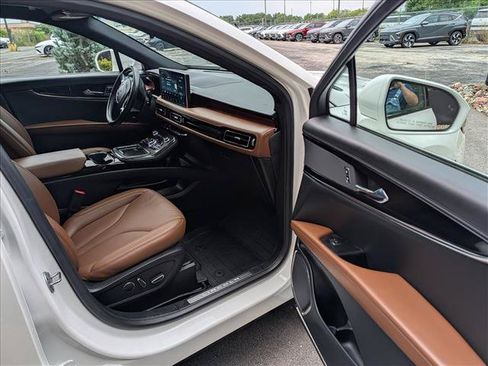 Used 2023 Lincoln Nautilus Reserve AWD/4WD image 13