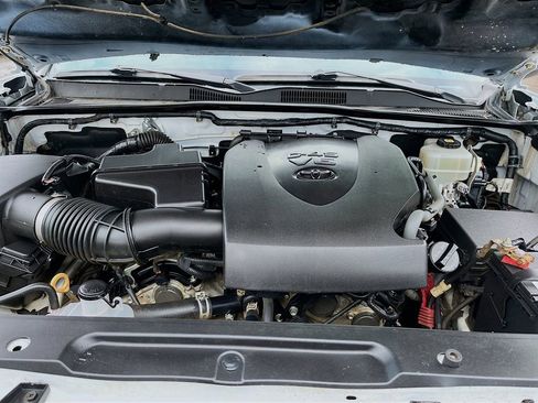 Used 2021 Toyota Tacoma TRD Off-Road w/ Technology Package image 26