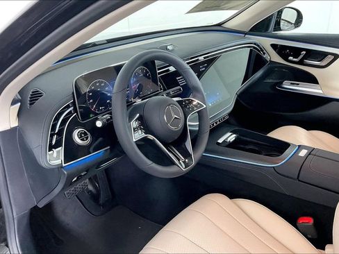 New 2026 Mercedes-Benz E 350 4MATIC Sedan image 6