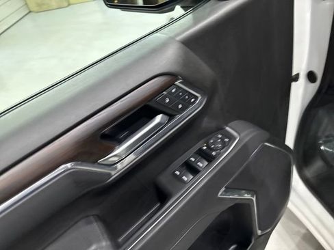 Used 2025 GMC Sierra 1500 SLT image 14