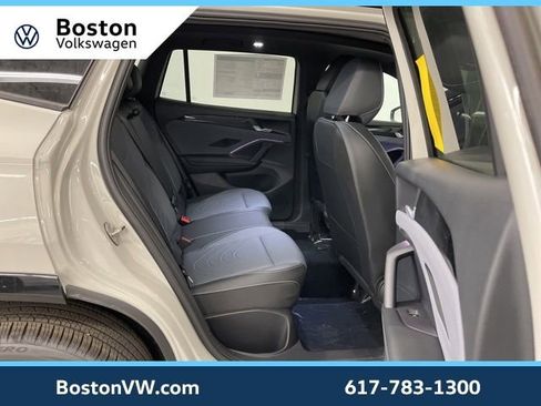 New 2026 Volkswagen Tiguan SE R-Line AWD/4WD image 10