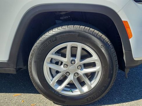 Used 2024 Jeep Grand Cherokee L Laredo w/ Trailer Tow Package image 6