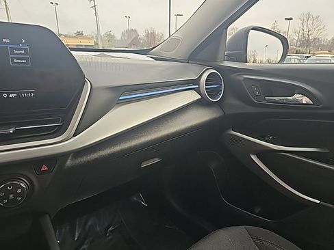 Used 2025 Chevrolet Trax LS image 19