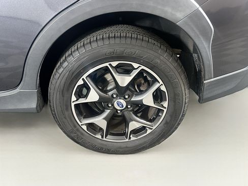 Used 2018 Subaru Crosstrek 2.0i Premium AWD/4WD image 11
