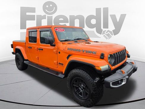 Used 2025 Jeep Gladiator Sport AWD/4WD image 3