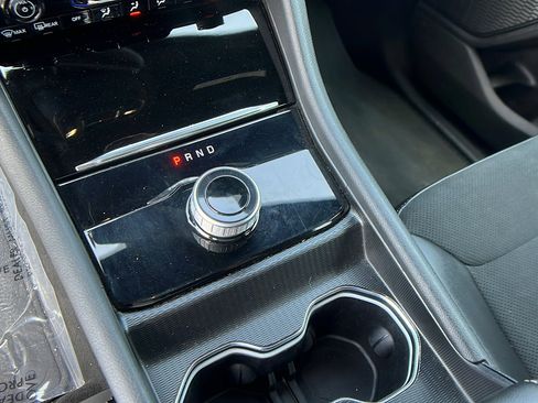 Used 2024 Jeep Grand Cherokee L Laredo image 33