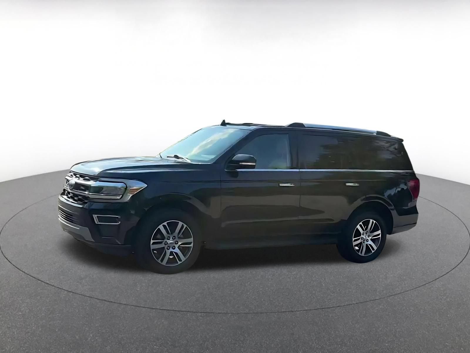 Used 2024 Ford Expedition Limited AWD/4WD image 7