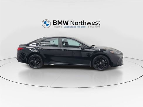 Used 2025 Toyota Camry SE w/ Multimedia Upgrade Package AWD/4WD image 5