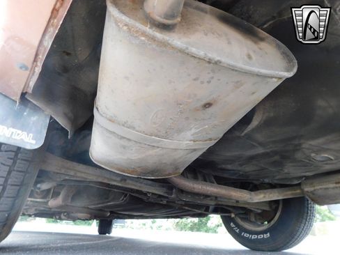 Used 1992 Lincoln Continental Executive image 8