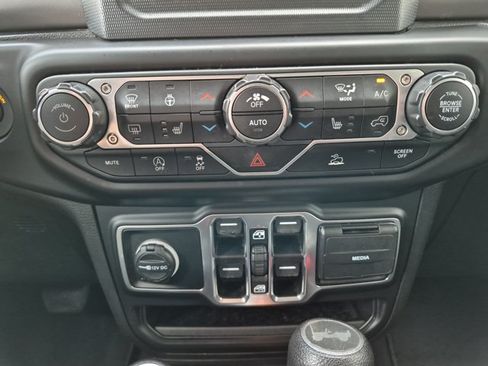 Used 2021 Jeep Wrangler Unlimited Sport AWD/4WD image 22