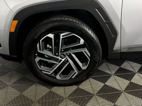 Used 2025 Hyundai Tucson Limited image 13