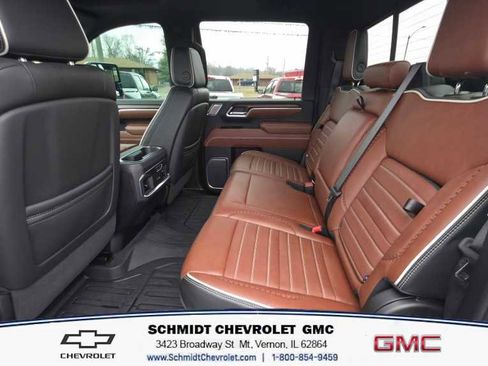 Used 2025 GMC Sierra 2500 Denali Ultimate image 10