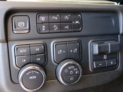 Used 2025 Chevrolet Tahoe LT w/ Comfort Package image 15