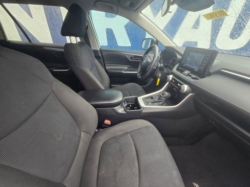 Used 2022 Toyota RAV4 LE image 25