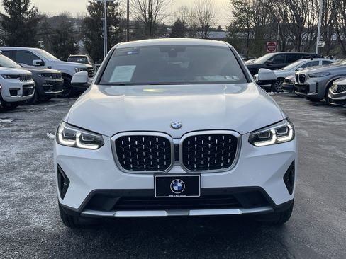 Certified 2025 BMW X4 xDrive30i w/ Premium Package image 2