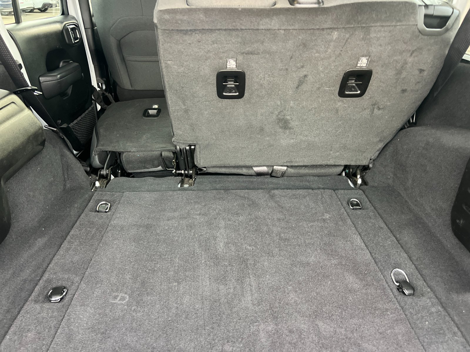 Used 2025 Jeep Wrangler Unlimited Sport AWD/4WD image 17
