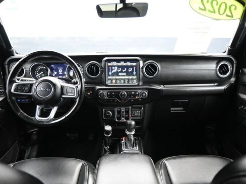Used 2022 Jeep Wrangler Unlimited Sahara w/ Cold Weather Group AWD/4WD image 15