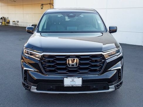 Used 2025 Honda Pilot EX-L image 4