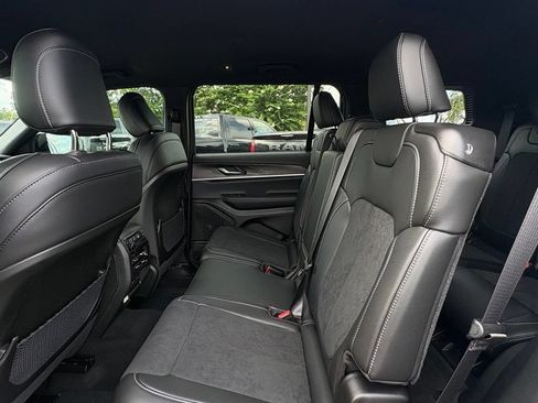 New 2026 Jeep Grand Cherokee L Limited w/ Limited Altitude Package AWD/4WD image 13