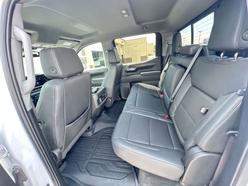 Used 2023 GMC Sierra 1500 SLT w/ SLT Premium Package AWD/4WD image 25