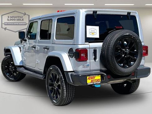 Used 2023 Jeep Wrangler Unlimited Sahara w/ Cold Weather Group AWD/4WD image 4
