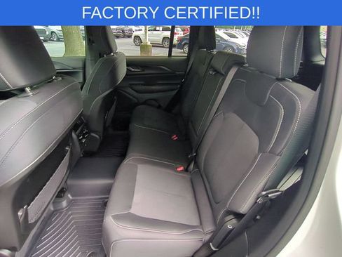 Certified 2025 Jeep Grand Cherokee Laredo X w/ Luxury Tech Group I AWD/4WD image 31