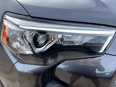 Used 2023 Toyota 4Runner SR5 Premium w/ Moonroof Package AWD/4WD image 28