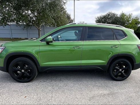 New 2026 Volkswagen Taos SEL image 8