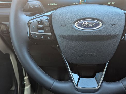 Used 2023 Ford Escape Platinum w/ Premium Technology Package image 21