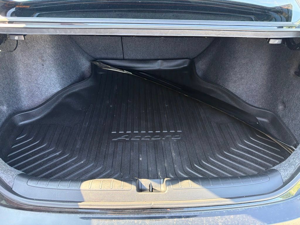 Used 2018 Honda Accord EX-L image 22