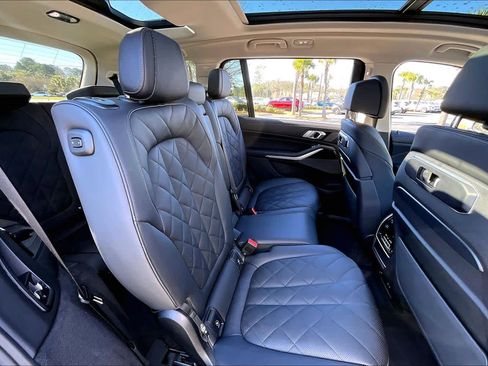 Used 2024 BMW X7 xDrive40i image 42