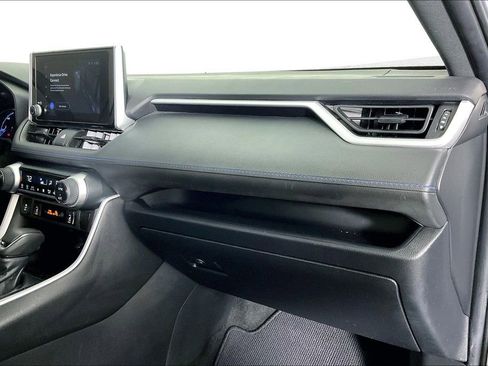 Used 2024 Toyota RAV4 SE image 22
