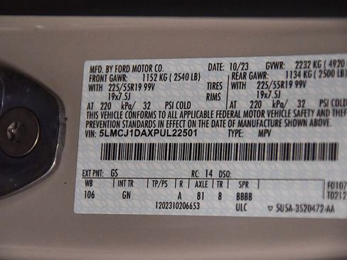 Used 2023 Lincoln Corsair AWD w/ Equipment Group 101A image 17
