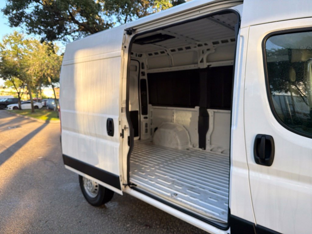 Used 2025 RAM ProMaster 2500 w/ Convenience Group FWD image 27