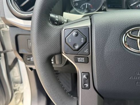Used 2020 Toyota Tacoma TRD Off-Road w/ Technology Package AWD/4WD image 13