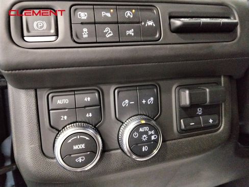 Used 2023 GMC Yukon Denali Ultimate image 15