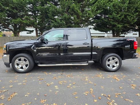 Used 2017 Chevrolet Silverado 1500 LT w/ LT Eassist Package image 3