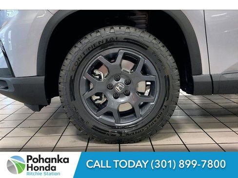New 2025 Honda Pilot TrailSport image 16