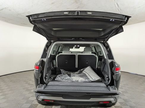 Used 2023 Rivian R1S Adventure image 11